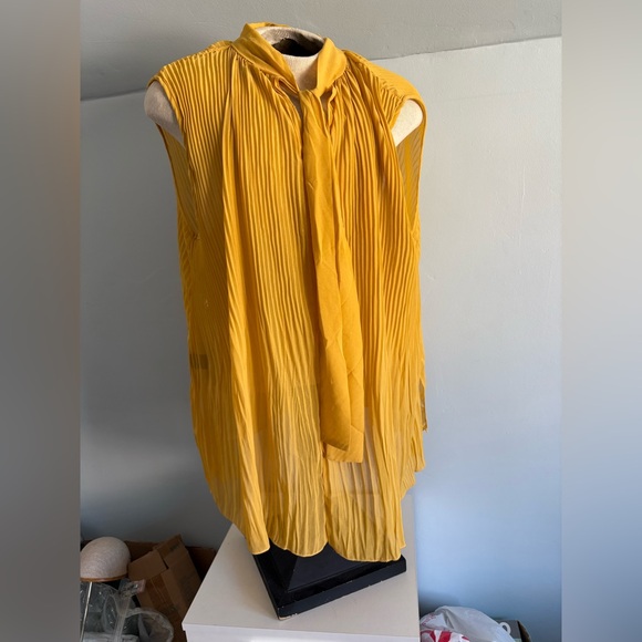 New Look Yellow Crimped Sheer Blouse Tank 2x - Picture 3 of 8
